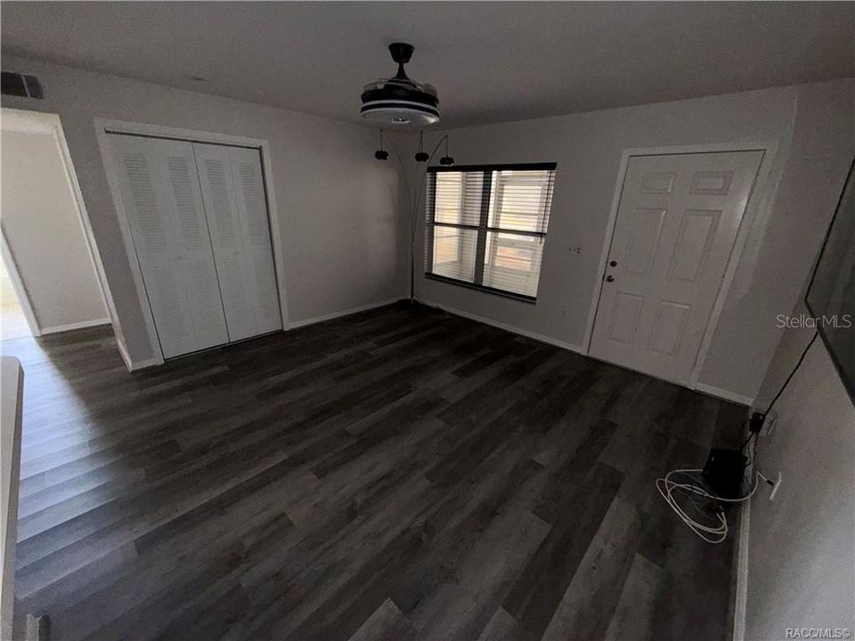 待售: $140,000 (2 贝兹, 2 浴室, 852 平方英尺)