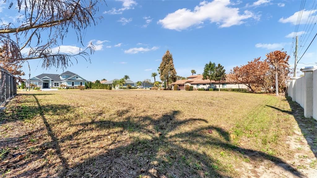 На продажу: $105,000 (0.45 acres)