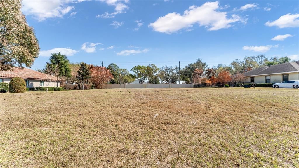 На продажу: $105,000 (0.45 acres)