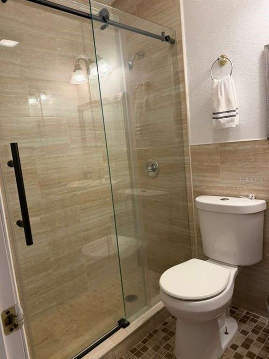 For Rent: $700 (1 beds, 1 baths, 300 Square Feet)