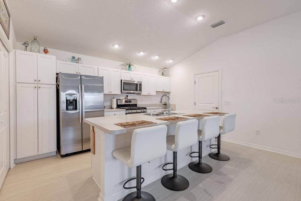 Activo con contrato: $319,999 (2 camas, 2 baños, 1209 Pies cuadrados)