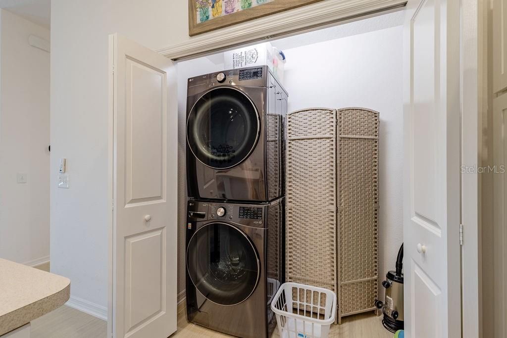 Activo con contrato: $319,999 (2 camas, 2 baños, 1209 Pies cuadrados)