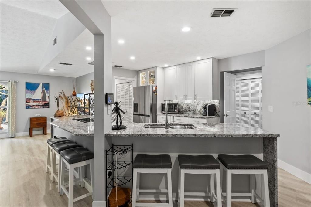 En Venta: $379,000 (3 camas, 2 baños, 1910 Pies cuadrados)