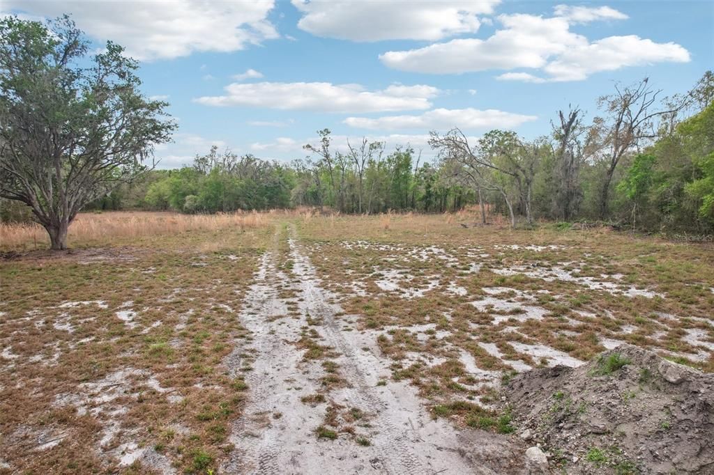 На продажу: $425,000 (9.50 acres)