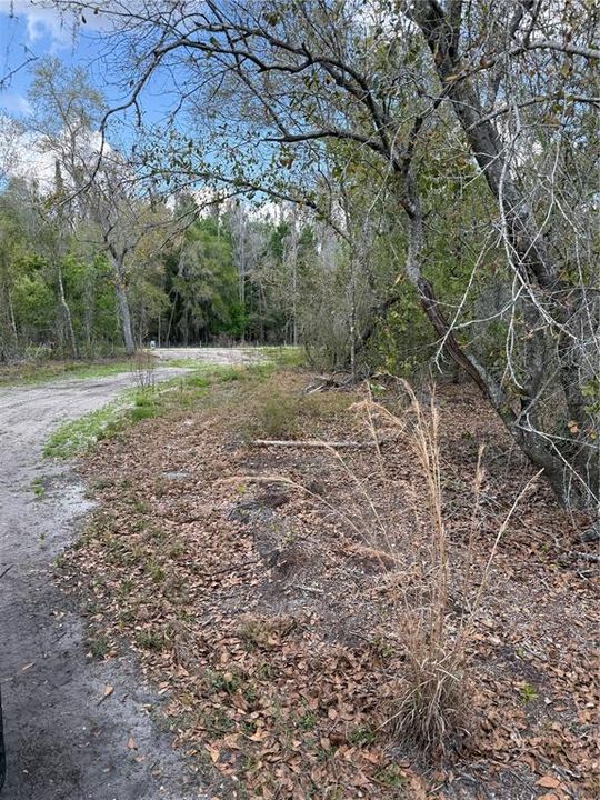 На продажу: $425,000 (9.50 acres)