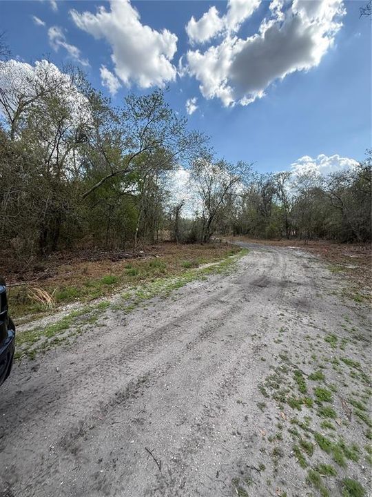 На продажу: $425,000 (9.50 acres)