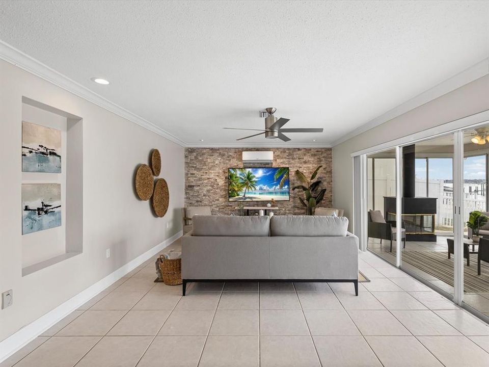 Activo con contrato: $1,349,000 (3 camas, 2 baños, 2167 Pies cuadrados)