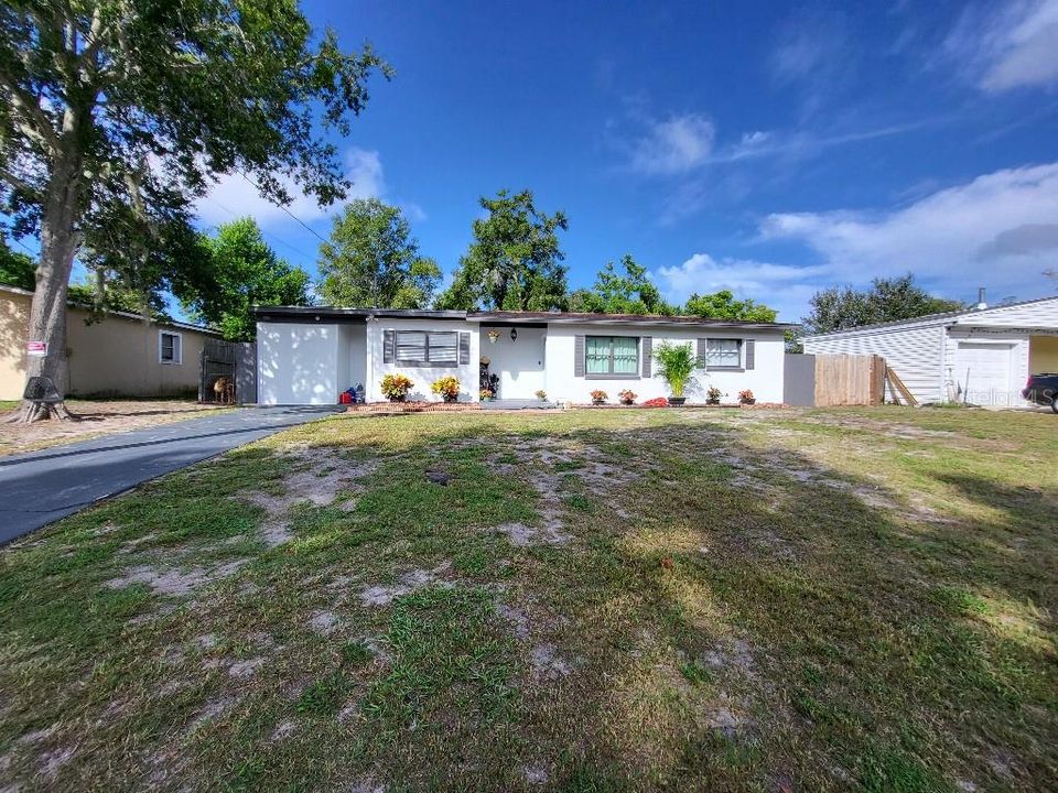 For Sale: $279,999 (3 beds, 2 baths, 1224 Square Feet)