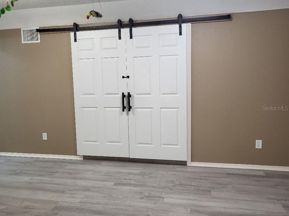 For Sale: $279,999 (3 beds, 2 baths, 1224 Square Feet)