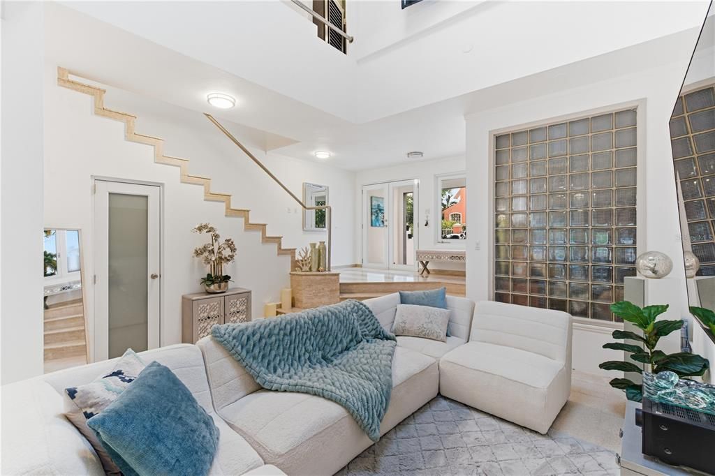 For Sale: $879,000 (3 beds, 2 baths, 1615 Square Feet)