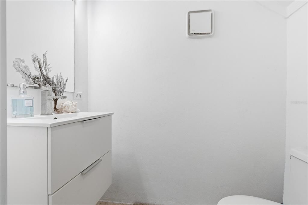 For Sale: $879,000 (3 beds, 2 baths, 1615 Square Feet)