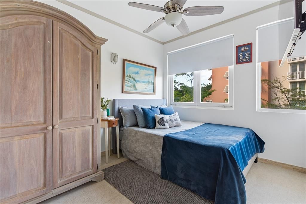 For Sale: $879,000 (3 beds, 2 baths, 1615 Square Feet)