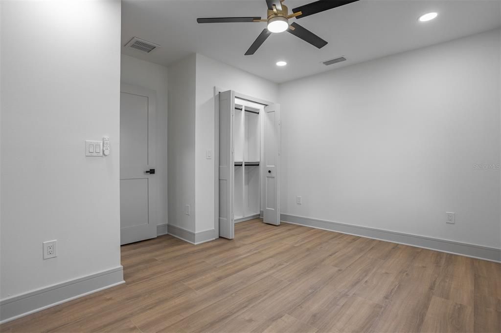 Activo con contrato: $650,000 (3 camas, 2 baños, 1502 Pies cuadrados)