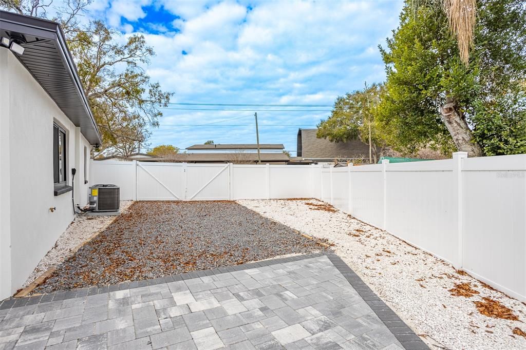 Activo con contrato: $650,000 (3 camas, 2 baños, 1502 Pies cuadrados)