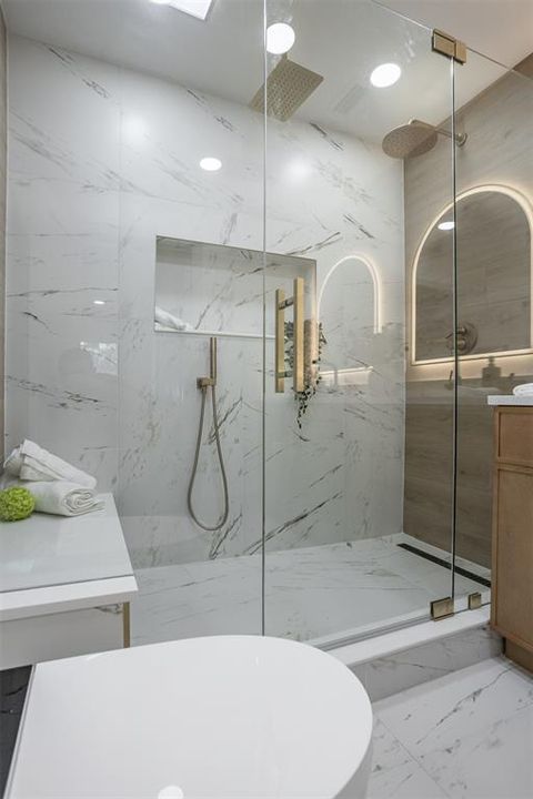 Activo con contrato: $650,000 (3 camas, 2 baños, 1502 Pies cuadrados)