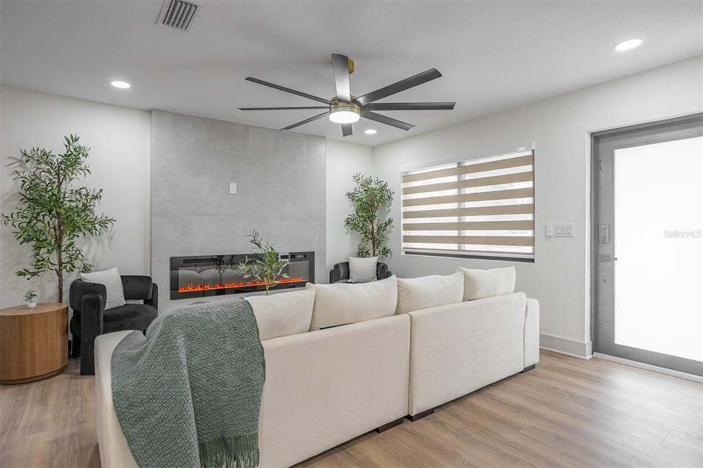 Activo con contrato: $650,000 (3 camas, 2 baños, 1502 Pies cuadrados)
