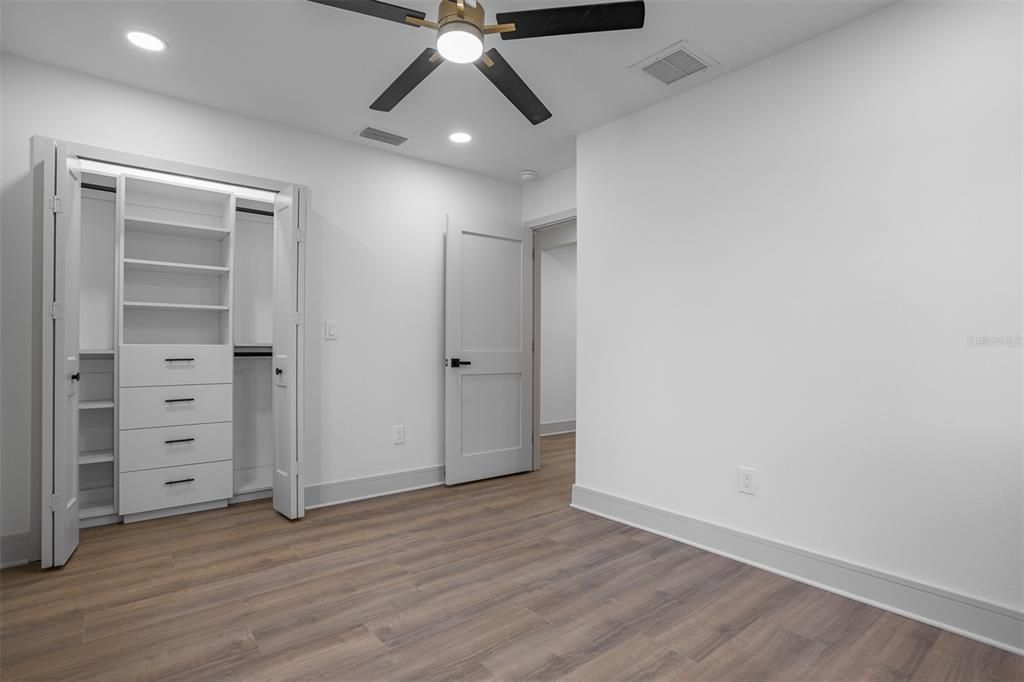 Activo con contrato: $650,000 (3 camas, 2 baños, 1502 Pies cuadrados)
