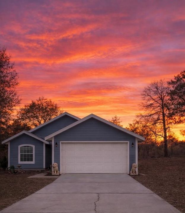 На продажу: $294,900 (3 спален, 2 ванн, 1576 Квадратных фут)