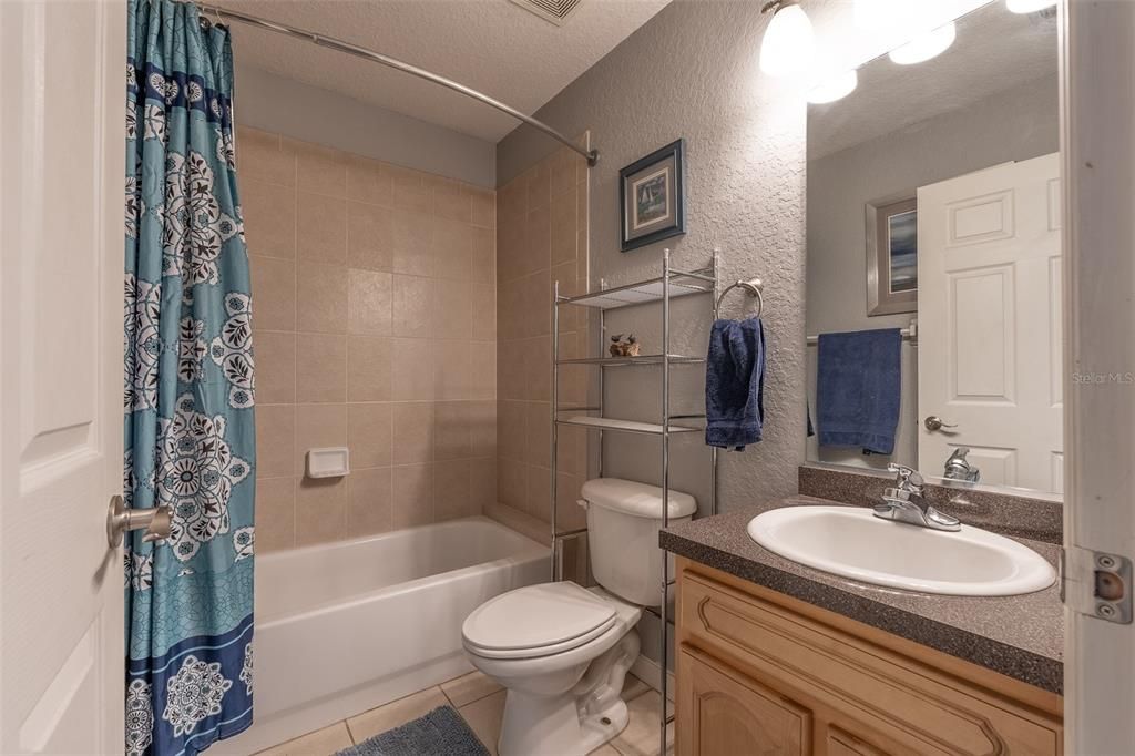 На продажу: $294,900 (3 спален, 2 ванн, 1576 Квадратных фут)