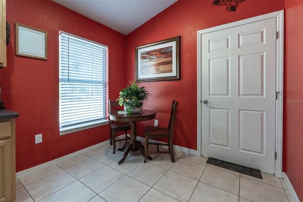 На продажу: $294,900 (3 спален, 2 ванн, 1576 Квадратных фут)