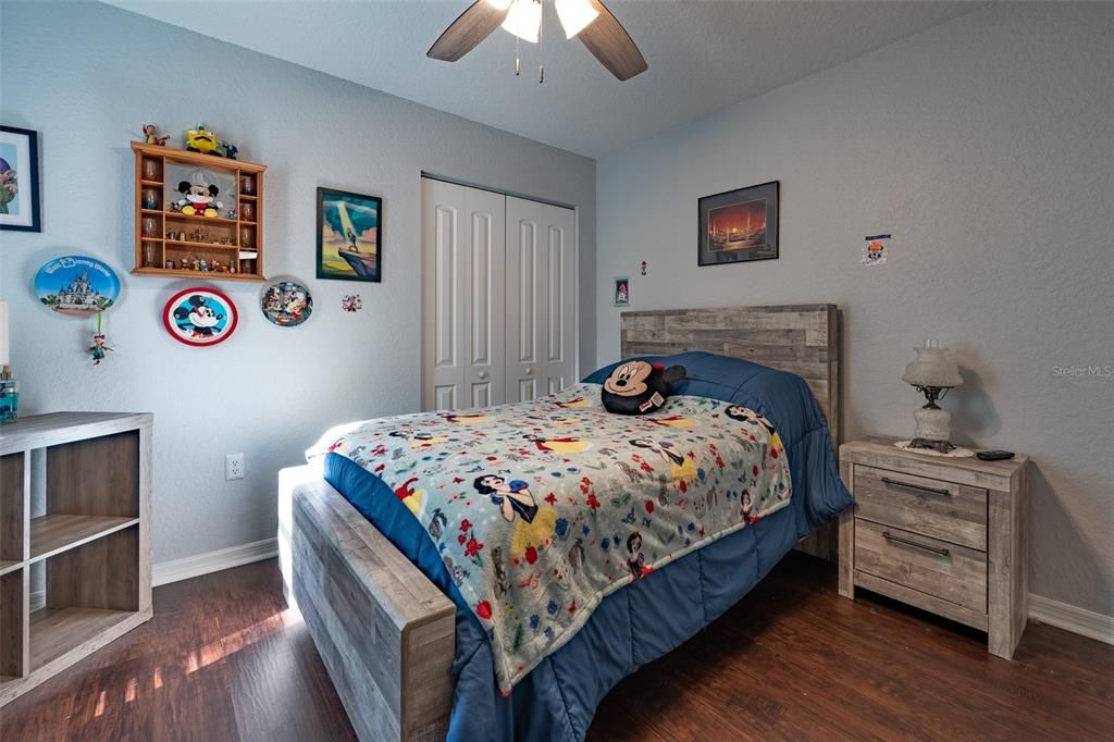 На продажу: $294,900 (3 спален, 2 ванн, 1576 Квадратных фут)