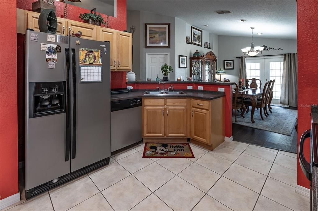 На продажу: $294,900 (3 спален, 2 ванн, 1576 Квадратных фут)