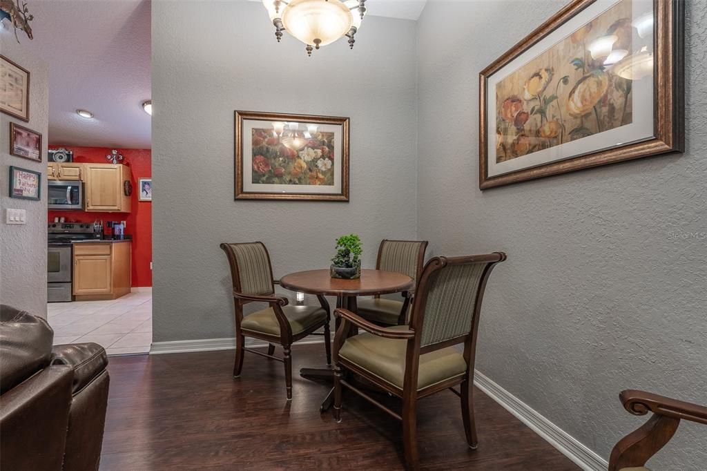 На продажу: $294,900 (3 спален, 2 ванн, 1576 Квадратных фут)