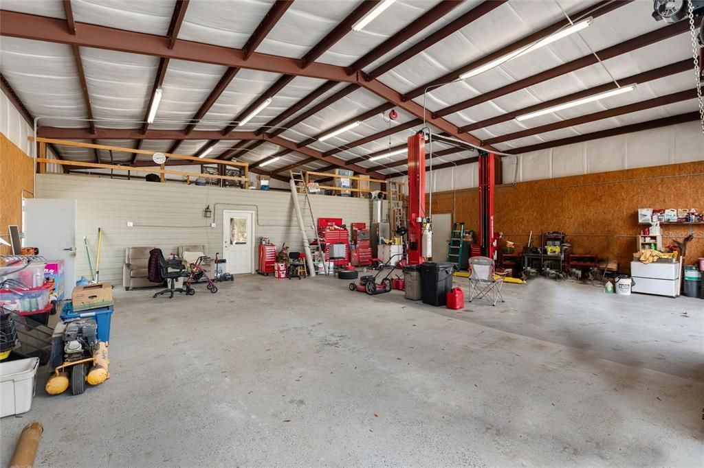 For Sale: $350,000 (2 beds, 2 baths, 1032 Square Feet)