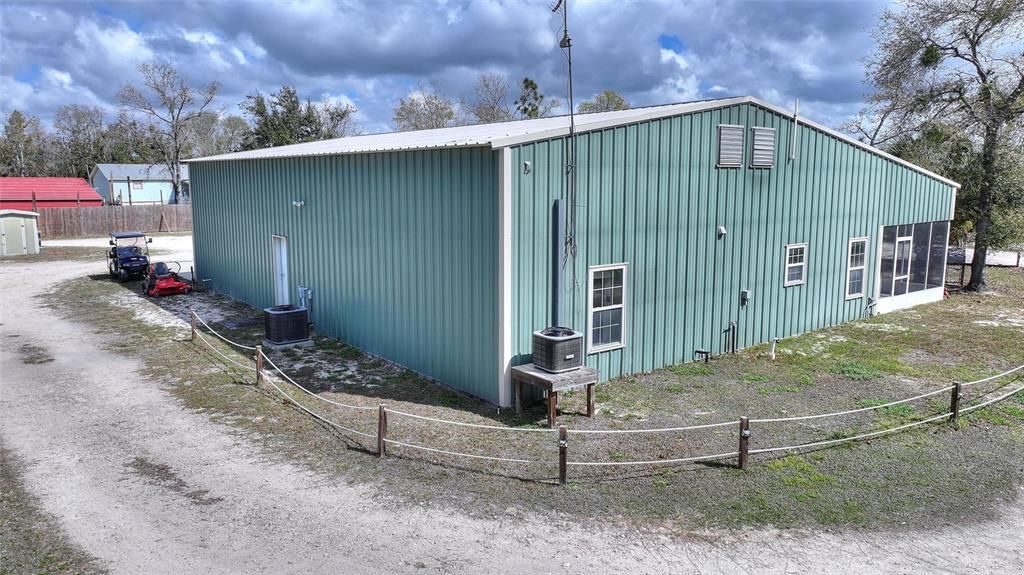 For Sale: $350,000 (2 beds, 2 baths, 1032 Square Feet)