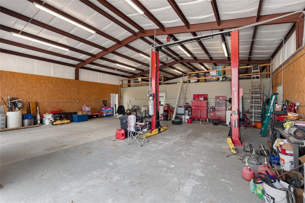 For Sale: $350,000 (2 beds, 2 baths, 1032 Square Feet)
