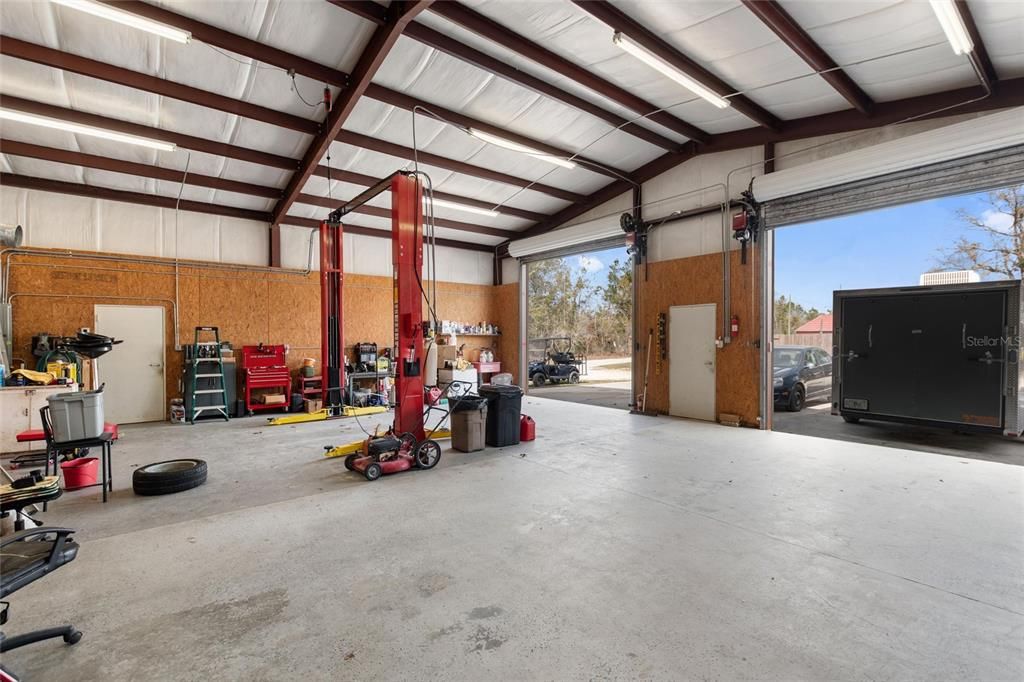 For Sale: $350,000 (2 beds, 2 baths, 1032 Square Feet)