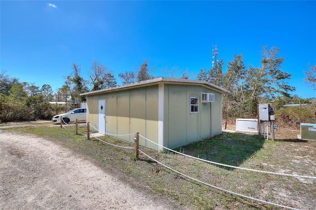 For Sale: $350,000 (2 beds, 2 baths, 1032 Square Feet)