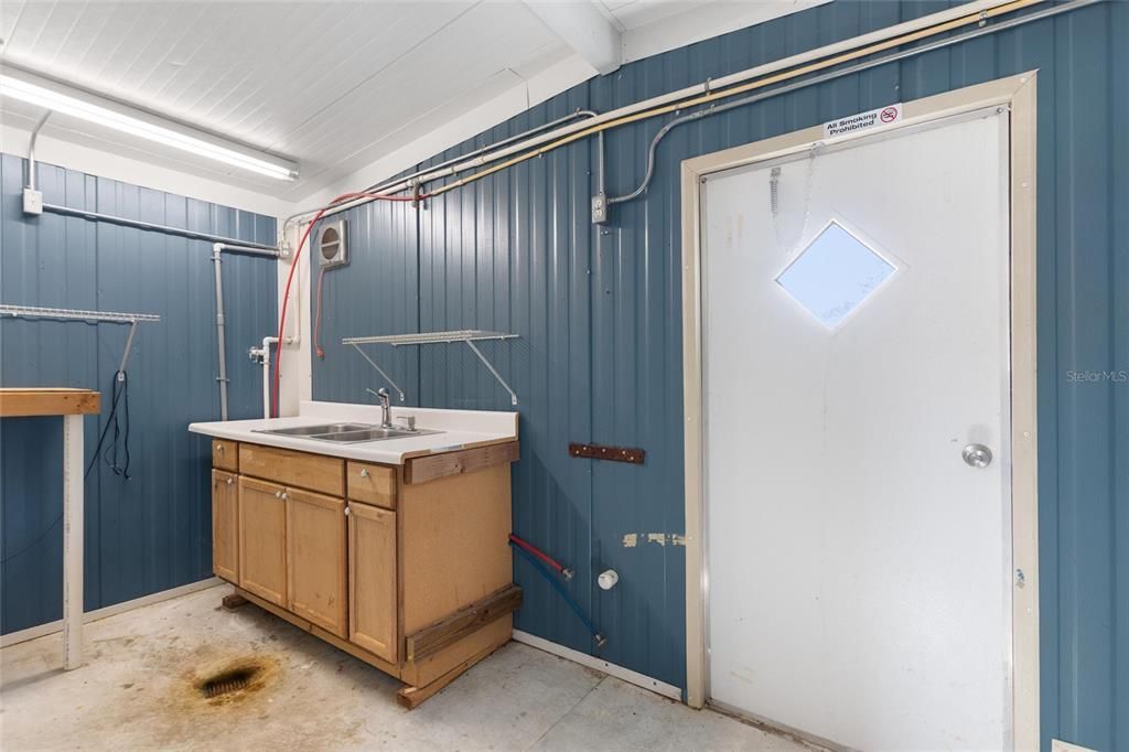 For Sale: $350,000 (2 beds, 2 baths, 1032 Square Feet)