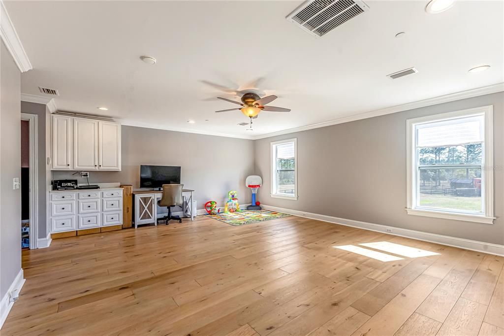 For Sale: $1,399,000 (6 beds, 4 baths, 4331 Square Feet)