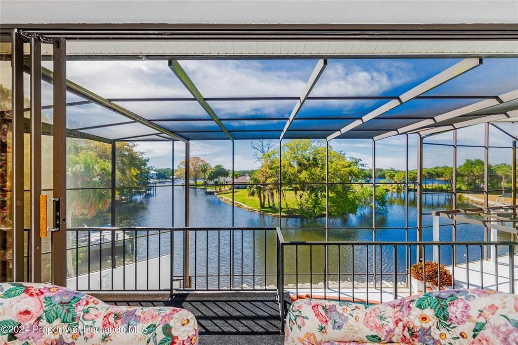 En Venta: $2,150,000 (5 camas, 4 baños, 6098 Pies cuadrados)