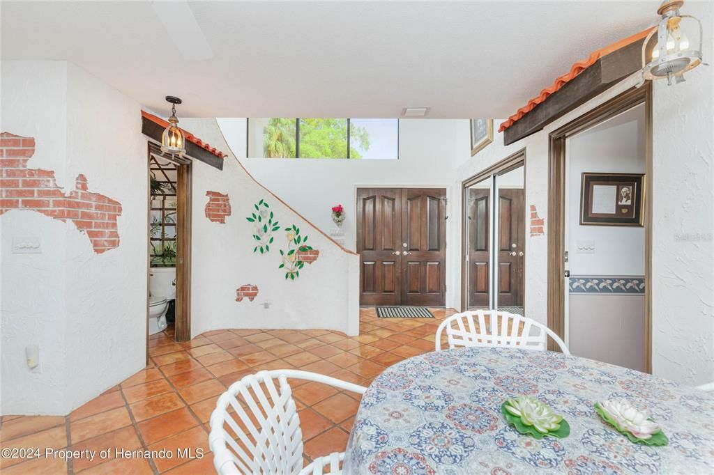 En Venta: $2,150,000 (5 camas, 4 baños, 6098 Pies cuadrados)