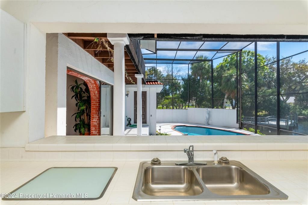 En Venta: $2,150,000 (5 camas, 4 baños, 6098 Pies cuadrados)