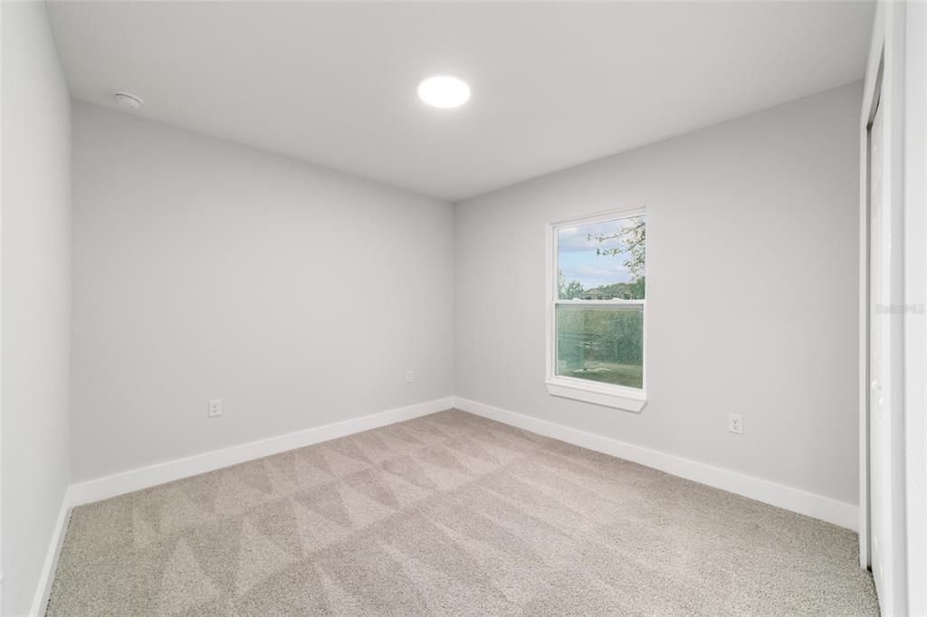 Active With Contract: $199,900 (3 beds, 2 baths, 1058 Square Feet)