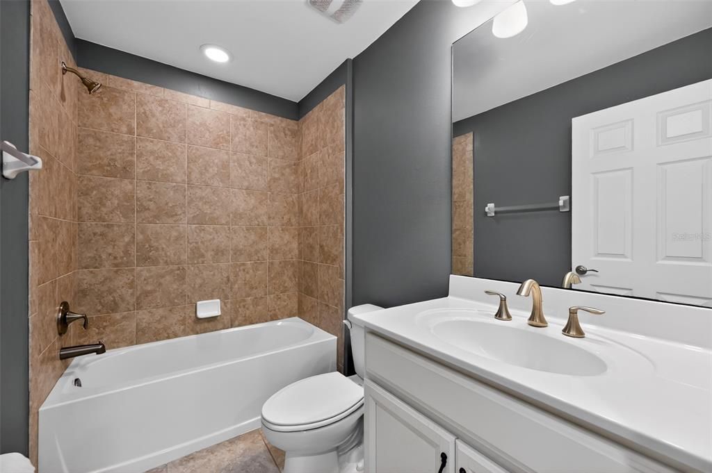 For Sale: $289,000 (3 beds, 2 baths, 1829 Square Feet)
