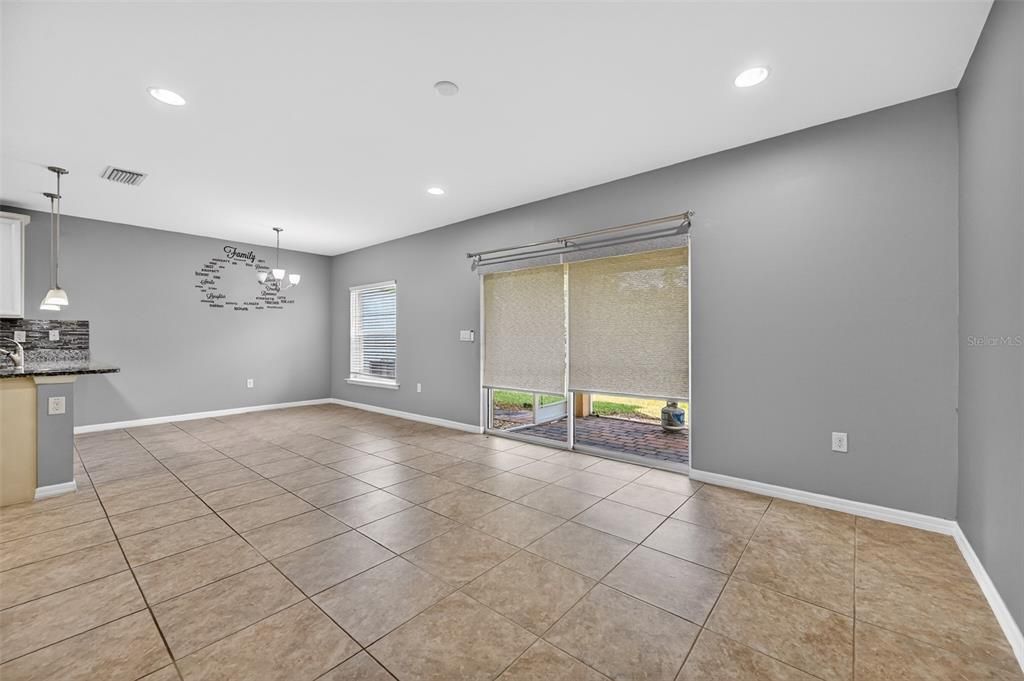 For Sale: $289,000 (3 beds, 2 baths, 1829 Square Feet)