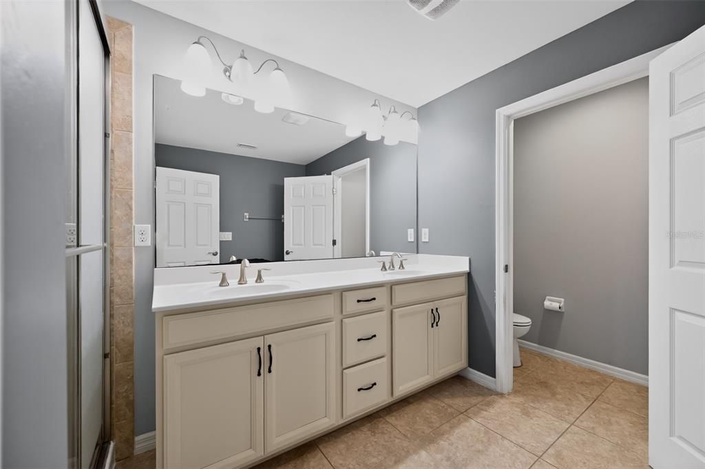 For Sale: $289,000 (3 beds, 2 baths, 1829 Square Feet)
