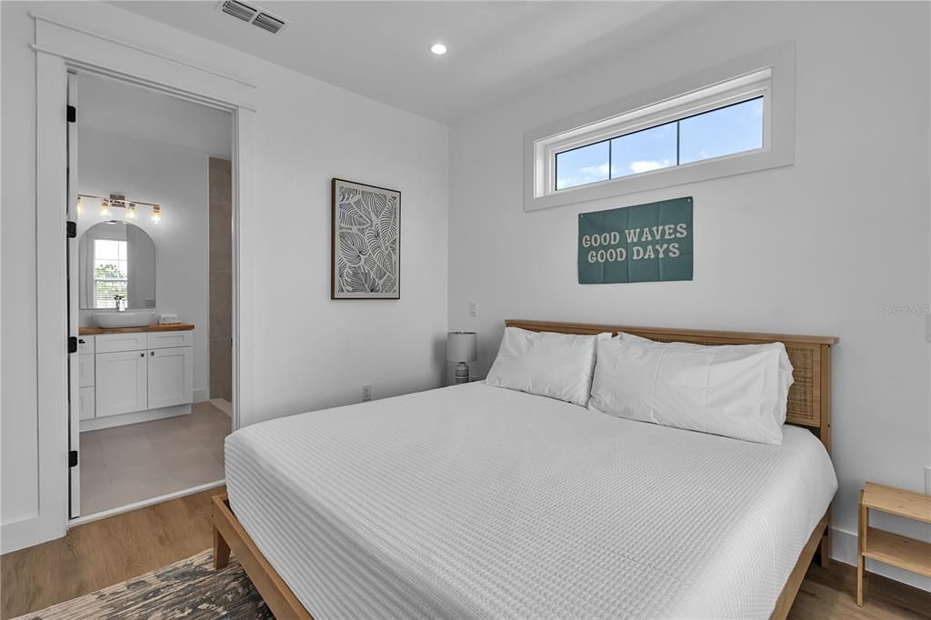 For Sale: $3,475,000 (7 beds, 6 baths, 3025 Square Feet)