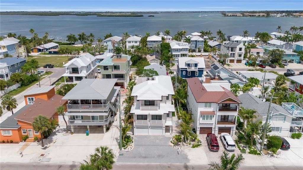 For Sale: $3,475,000 (7 beds, 6 baths, 3025 Square Feet)