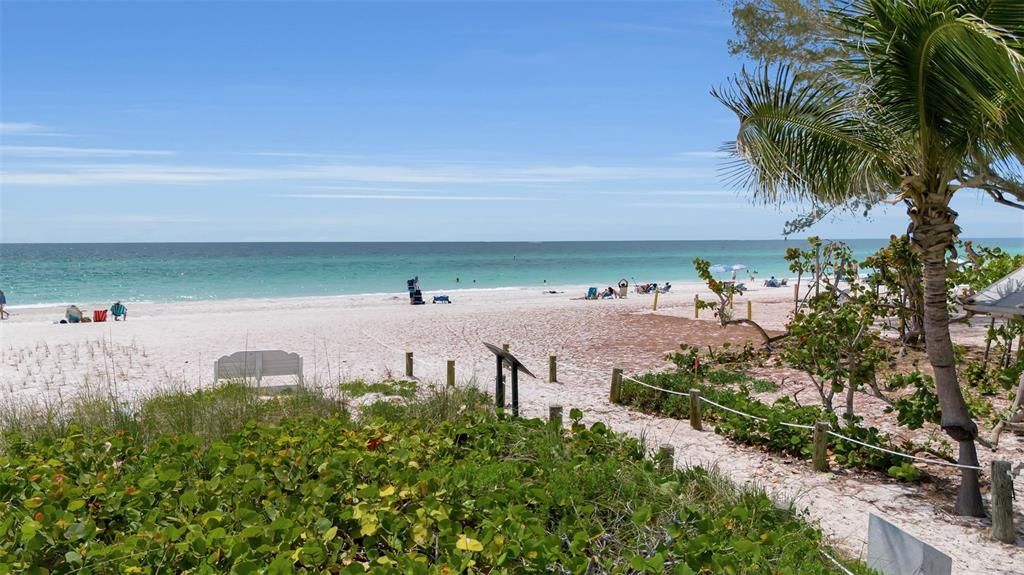 For Sale: $3,475,000 (7 beds, 6 baths, 3025 Square Feet)