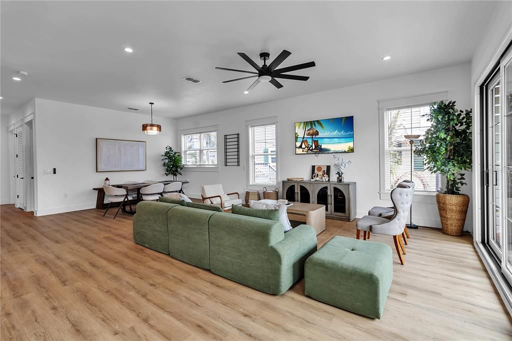 For Sale: $3,475,000 (7 beds, 6 baths, 3025 Square Feet)