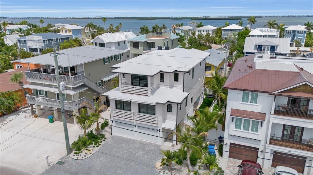 For Sale: $3,475,000 (7 beds, 6 baths, 3025 Square Feet)