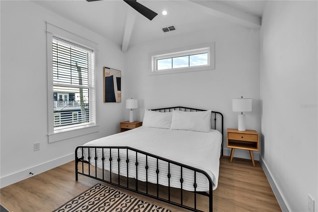 For Sale: $3,475,000 (7 beds, 6 baths, 3025 Square Feet)