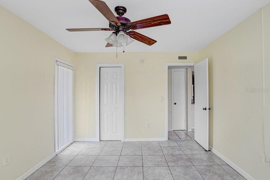 Active With Contract: $84,990 (1 beds, 1 baths, 710 Square Feet)