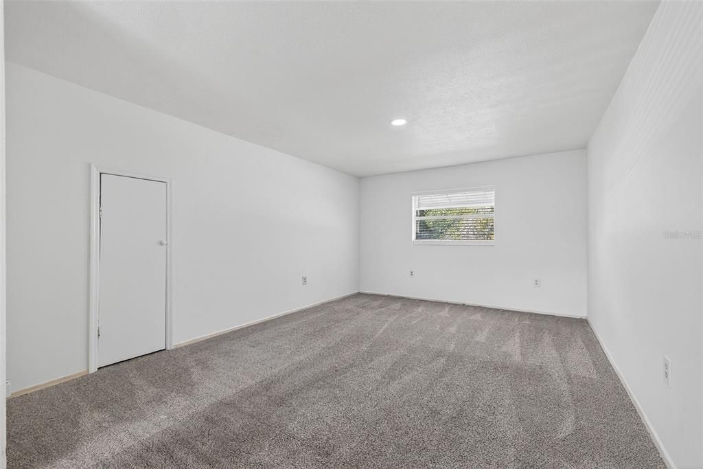 For Sale: $459,000 (3 beds, 3 baths, 2658 Square Feet)