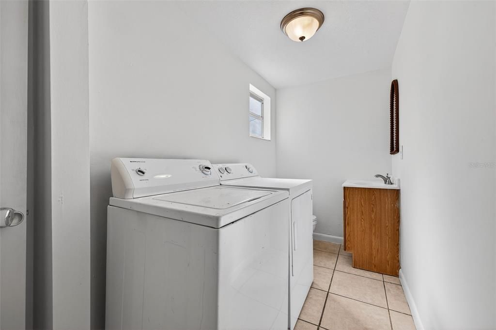 En Venta: $459,000 (3 camas, 0 baños, 2658 Pies cuadrados)